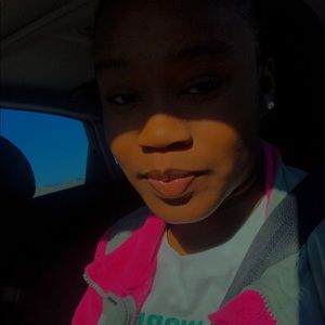 Meet your Posher, Rayne’